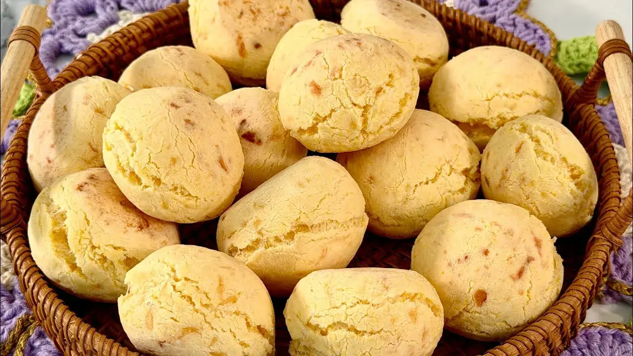 Pão de Queijo com Flocão de Milho Fácil e Econômico
