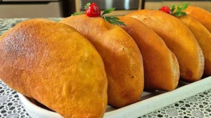 Pastel chinês frito de massa fermentada fofinha e recheio cremoso