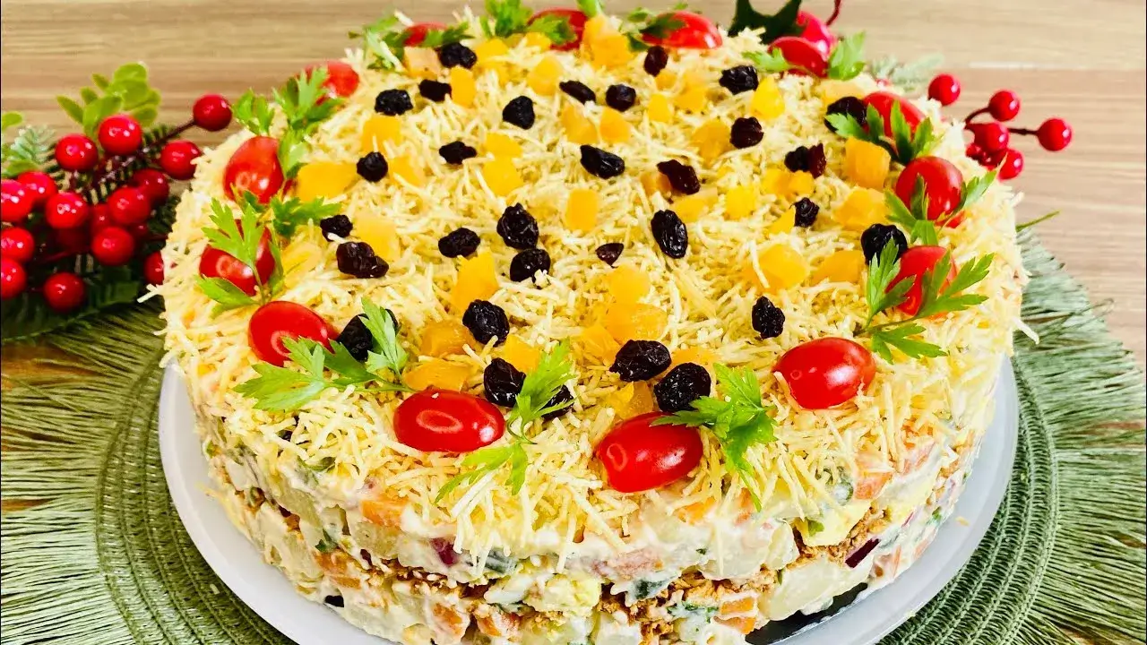 Salada de Maionese em Camadas com Frango para Festas