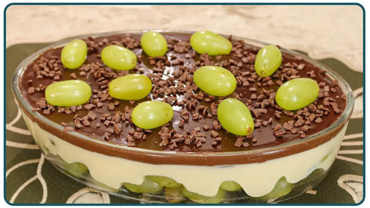 Sobremesa de Uva com Creme e Ganache Fácil para Festas