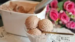 Sorvete de Chocolate com 3 Ingredientes Fácil, Cremoso e Econômico