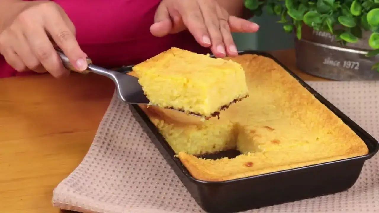 Bolo de Milho Cremoso de Liquidificador com Flocão e Coco
