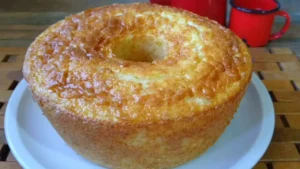 Bolo de Tapioca Granulada com Coco Fofinho e Úmido, Fácil e Sem Farinha de Trigo