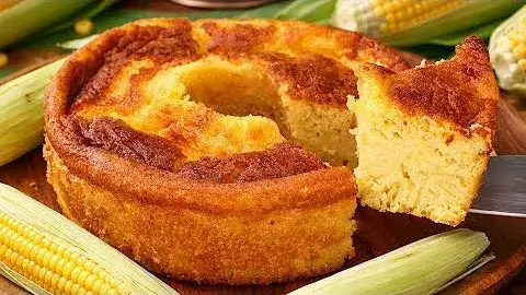 Bolo de milho com milho da espiga fácil e cremoso