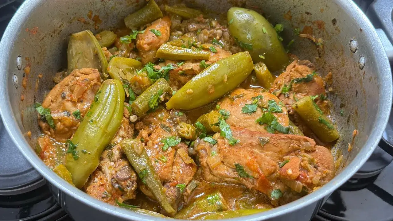 Frango ao Molho com Giló e Quiabo: Receita Caseira Cheia de Sabor