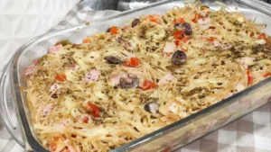 O Macarrão Pizza é uma receita prática que combina a cremosidade do macarrão com os...