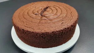Massa de Chocolate Fácil e Fofinha para Bolos Caseiros