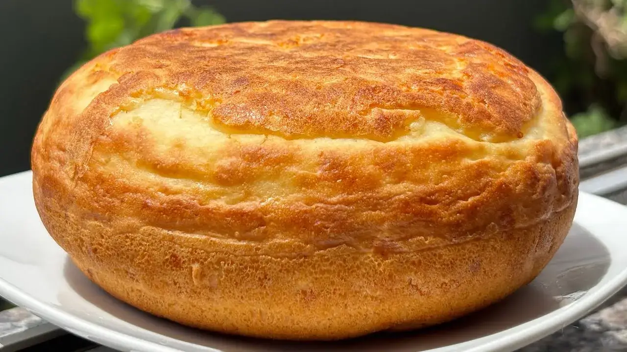 Pão de Maizena com Queijo de Frigideira Fácil e Fofinho