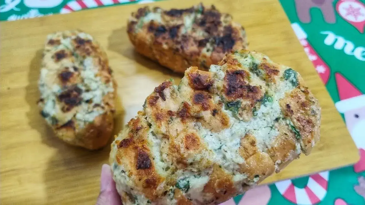 Pão de alho caseiro fácil para churrasco e forno