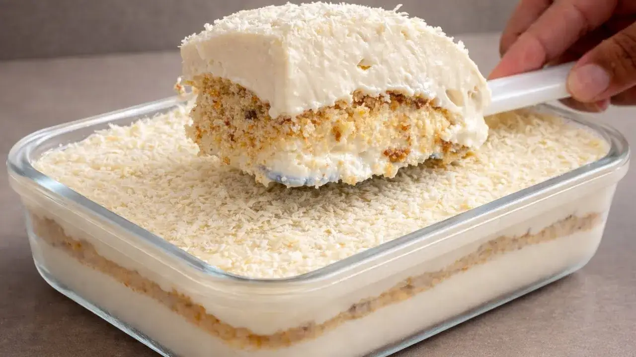 Pavê Bolo de Abacaxi Gelado de Travessa com Creme Fácil