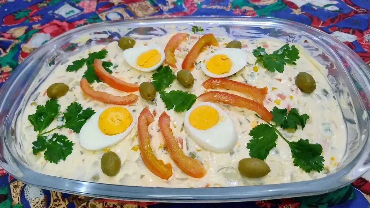 Salada de Maionese Cremosa para Ceia e Almoços em Família