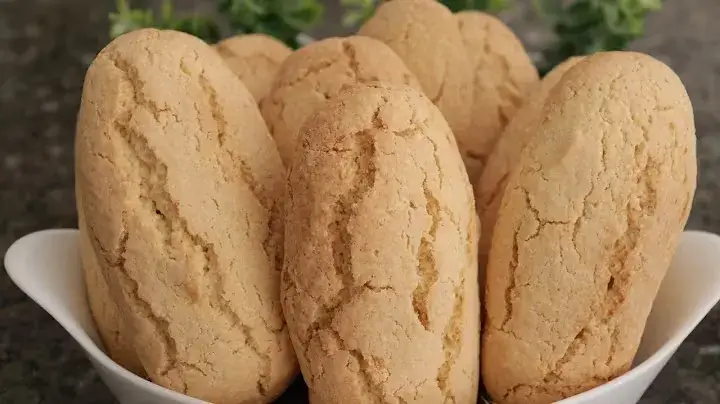 Bolacha de Polvilho Sem Trigo Fácil com Queijo e Assada no Forno