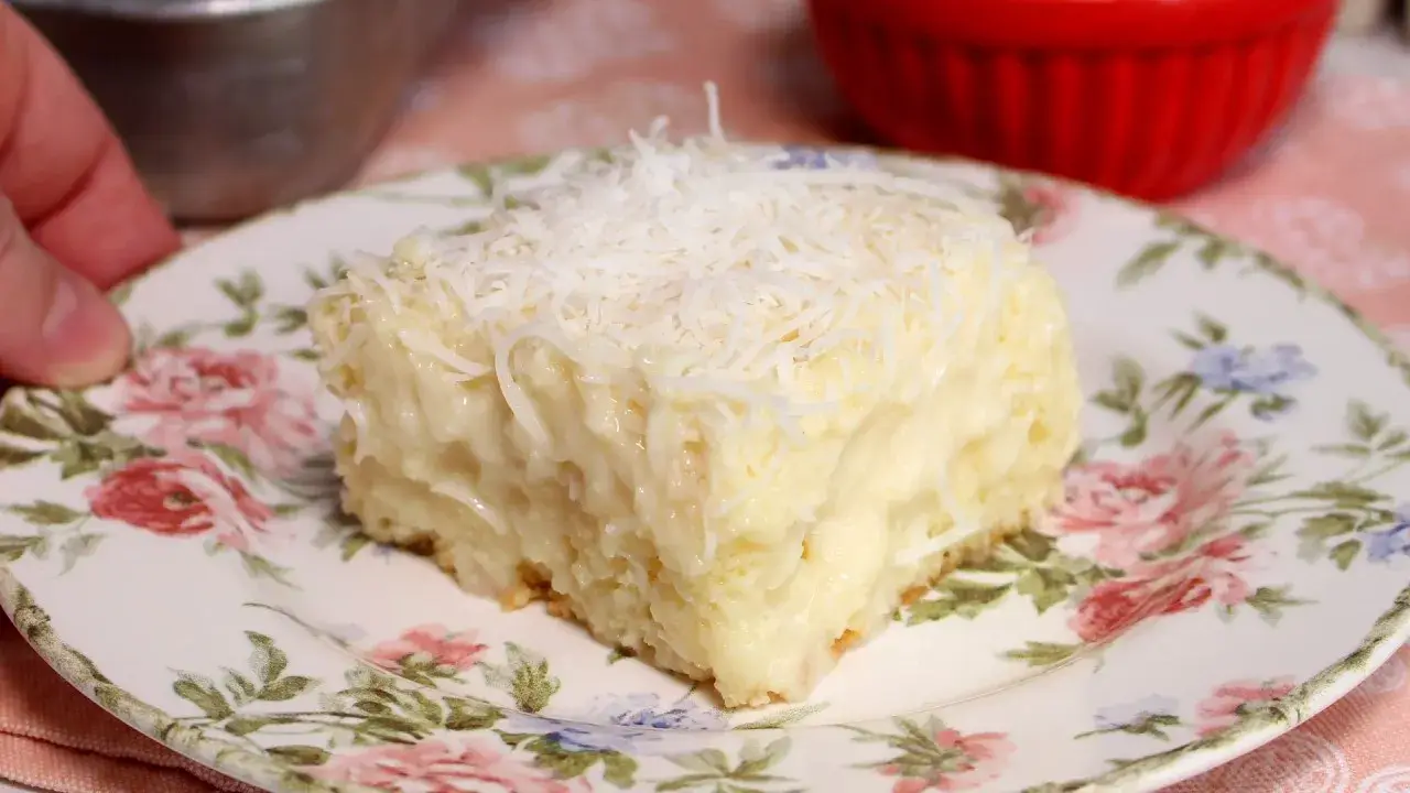 Bolo Molhado de Coco para Comer de Colher: Cremoso, geladinho e cheio de sabor