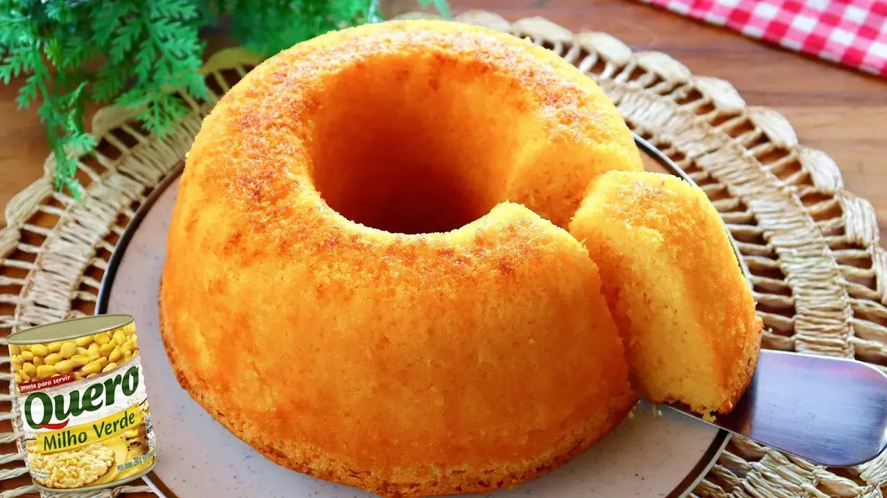 Bolo de Milho de Latinha no Liquidificador Fofinho e Molhadinho Fácil de Fazer