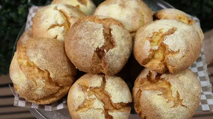 Broa de Fubá sem Trigo fácil e fofinha para o café da manhã