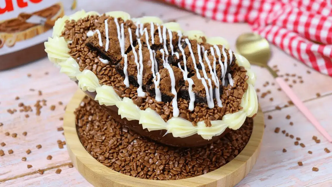 Ovo de Colher Recheado com Brownie, Leite Ninho e Nutella