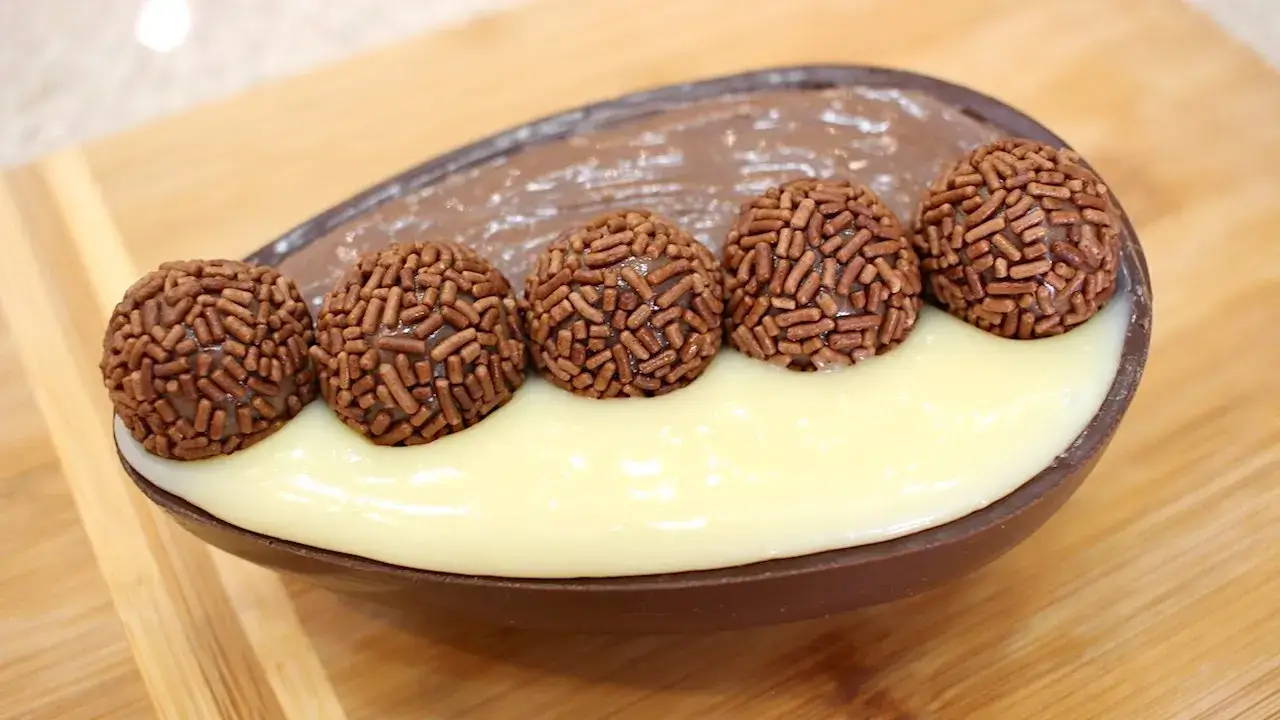 Ovo de Páscoa de Colher Caseiro com Recheio Cremoso