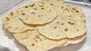 Pão folha sem fermento na frigideira: fácil de abrir e perfeito para rechear