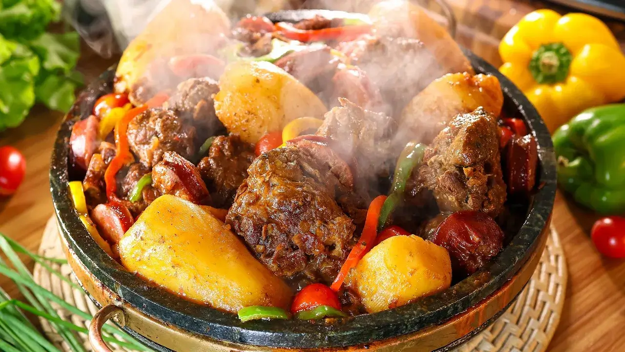 Pescoço de Peru com Batatas na Pressão com Cerveja Preta Cheio de Sabor