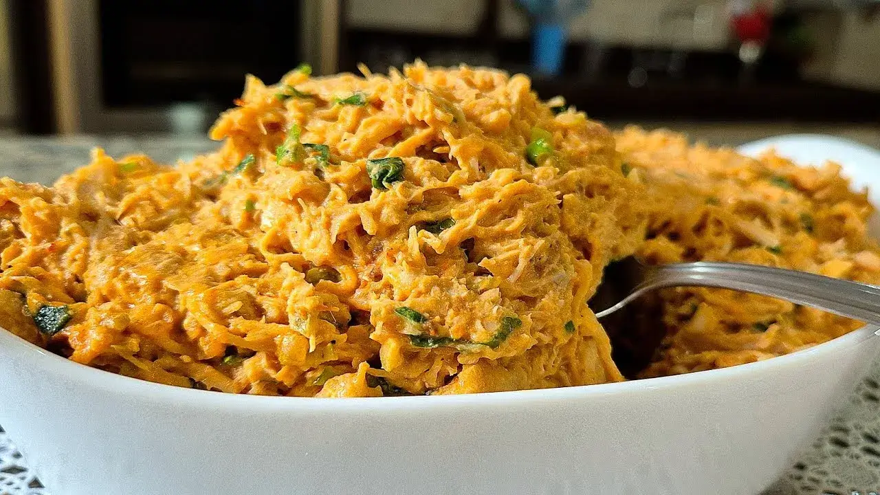 Recheio de frango cremoso: receita prática para empadão, coxinha e tortas