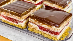 Sobremesa de Chocolate com Morango e Ninho fácil para fazer em casa