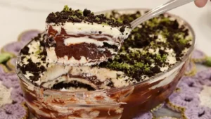 Sobremesa de Limão Cremosa com Ganache Sem Chocolate e Farofinha Crocante