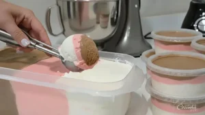 Sorvete Napolitano Caseiro com 3 Sabores Cremosos e Fácil de Preparar