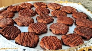 Biscoitinho de Chocolate com Amido de Milho Fácil para o Lanche
