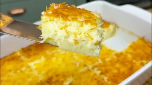 Bolo Cremoso de Coco fácil de forno com textura macia e preparo rápido