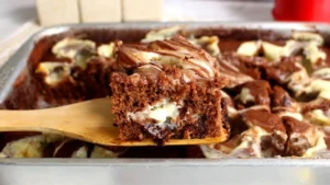 Bolo de Chocolate com Recheio Cremoso de Cheesecake