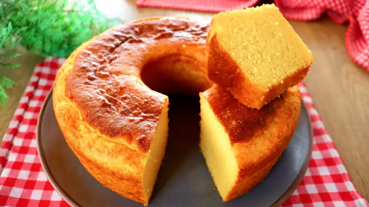Bolo de Fubá Cozido Fácil e Fofo com Sabor Caseiro