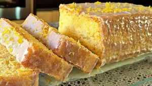 Bolo de Limão Fofinho com Cobertura Sequinha para o Café da Tarde