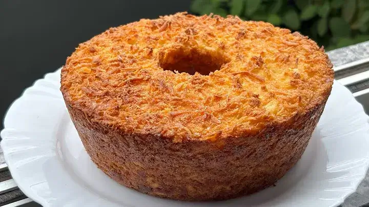 Bolo de Mandioca Sem Trigo com Coco Fácil e Cremoso