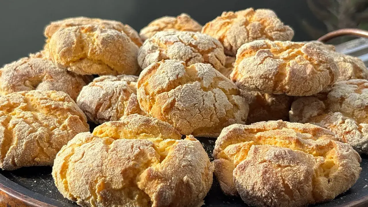 Broinha de Fubá Assada no Forno Fácil de Fazer