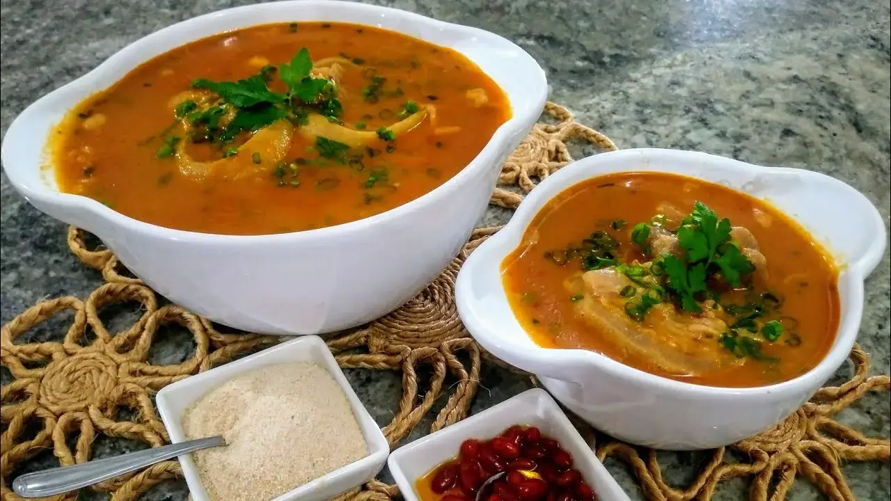 Caldo de Mocotó bem temperado para aquecer os dias frios