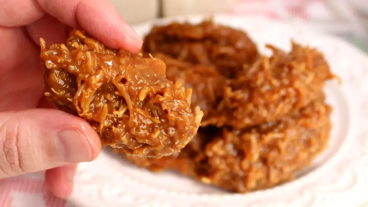 Cocada Cremosa com 4 Ingredientes Fácil e Rápida para Sobremesa