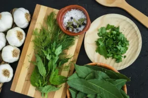 Como usar ervas aromáticas para transformar suas receitas do dia a dia