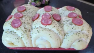 Pão Caseiro Recheado com calabresa e queijo para fazer em casa