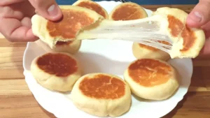 Pão de Queijo na Frigideira Sem Ovo e Sem Forno Fácil para o Café