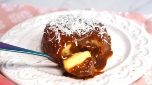 Pudim de coco sem açúcar fácil feito na air fryer que fica cremoso