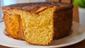 Bolo de Coco Sem Glúten Fofinho e Úmido para o Café da Tarde