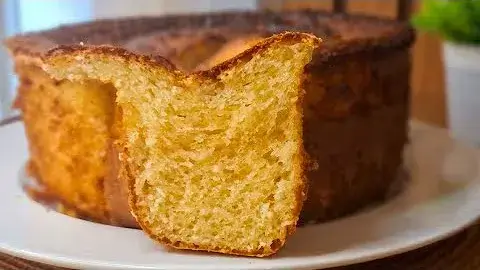 Bolo de Coco Sem Glúten Fofinho e Úmido para o Café da Tarde