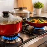 Como Economizar Gás de Cozinha Sem Mudar Sua Rotina: Truques Que Fazem Diferença no Fim do Mês
