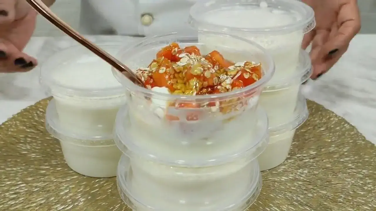 Iogurte Natural Caseiro com 2 Ingredientes que Rende Muito e Fica Super Cremoso