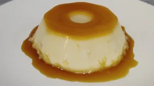 Pudim de Geladeira fácil com 4 ingredientes que fica firme e cremoso