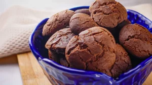 Sequilho de Chocolate fácil: Biscoito macio com poucos ingredientes