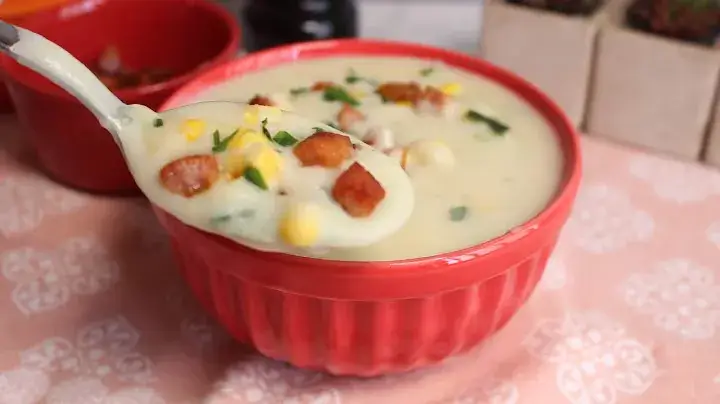 Sopa Cremosa de Batata com Bacon para Aquecer os Dias Frios