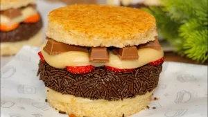O hambúrguer doce de brigadeiro é uma sobremesa divertida que imita um hambúrguer tradicional, mas...